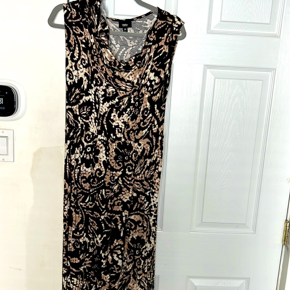 Women’s black and tan sleeveless dress